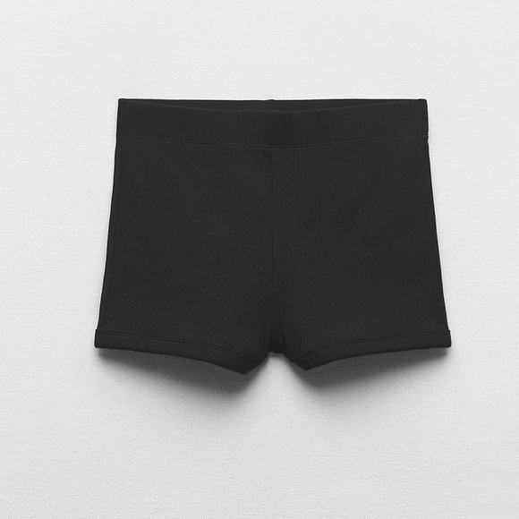 Zara Ribbed Shorts - Picture 2 of 6